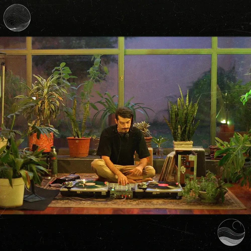 ‘Como en Casa’ vinyl + cassettes